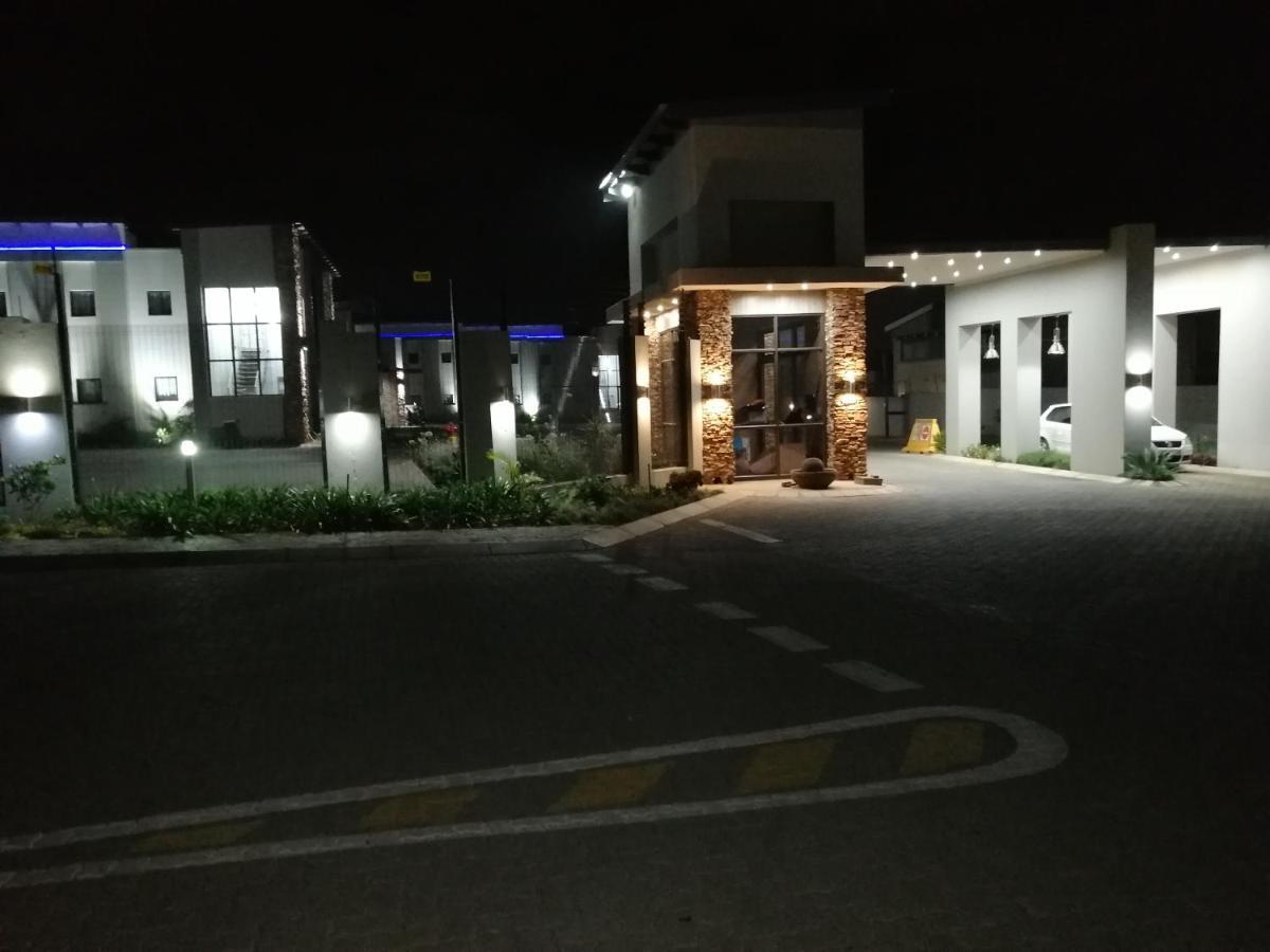 King'S Palace Hotel Rustenburg Buitenkant foto