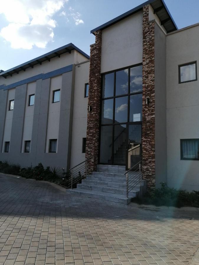 King'S Palace Hotel Rustenburg Buitenkant foto