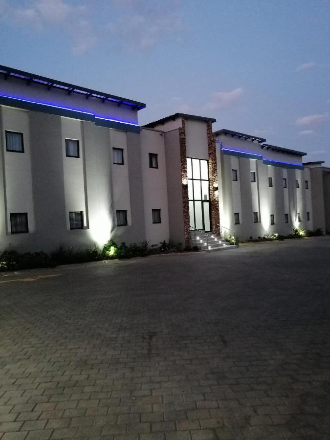 King'S Palace Hotel Rustenburg Buitenkant foto
