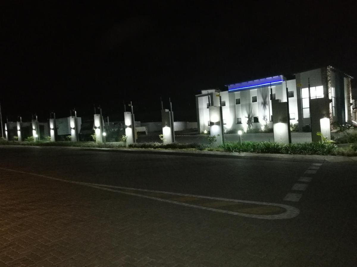 King'S Palace Hotel Rustenburg Buitenkant foto