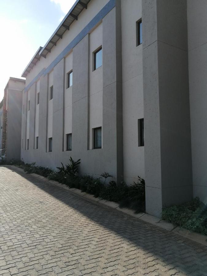 King'S Palace Hotel Rustenburg Buitenkant foto